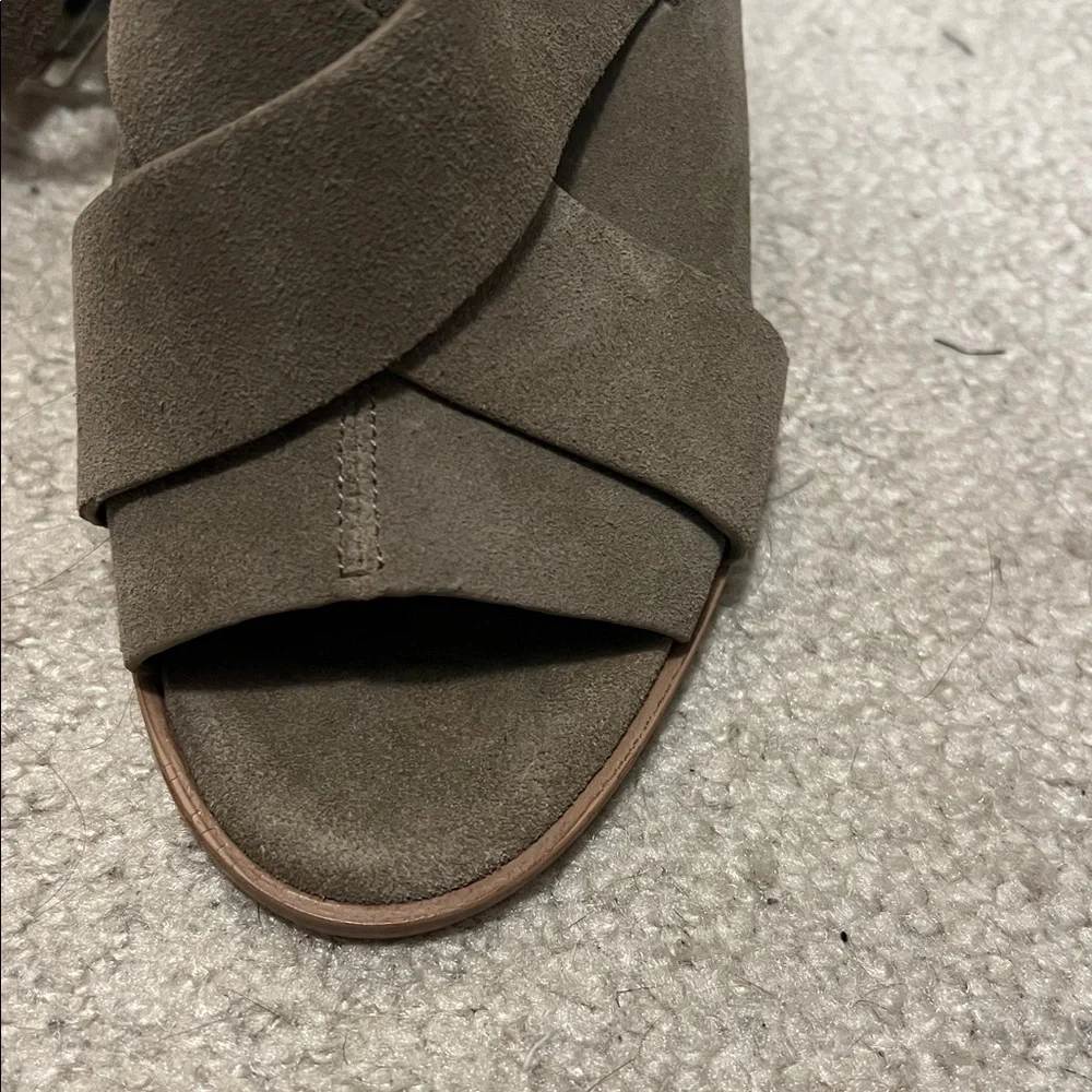 Marc Fisher LTD Valen Sandal TAUPE SUEDE size 6 - Picture 12 of 16